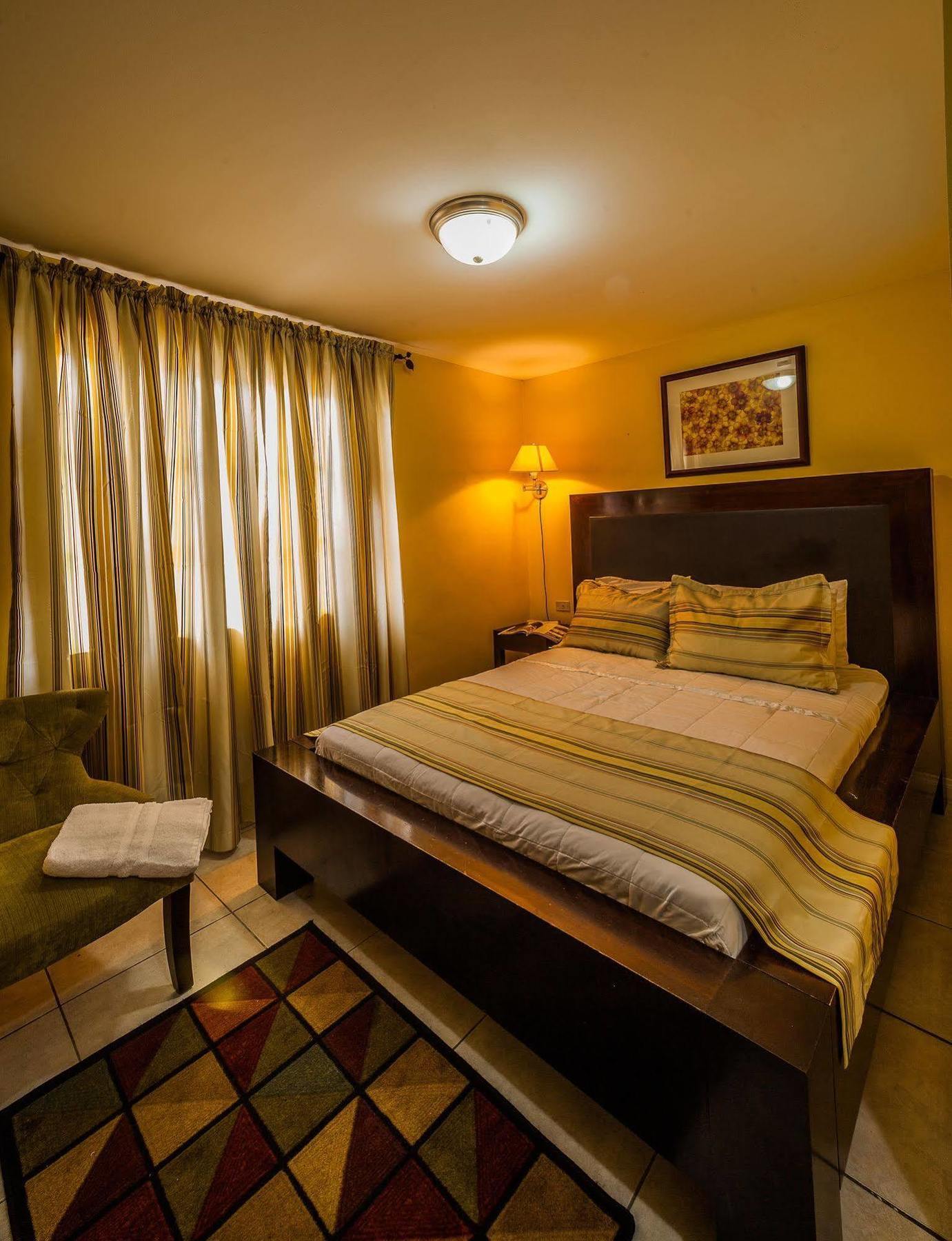 Inn At 87 Port of Spain Экстерьер фото